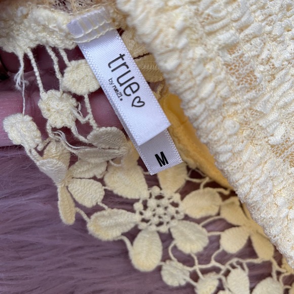 Alya Velour Shorts & True Lace Bralette - Picture 14 of 14